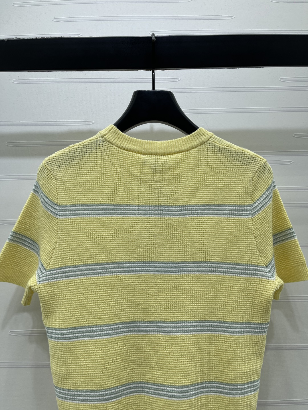 Women's short sleeves